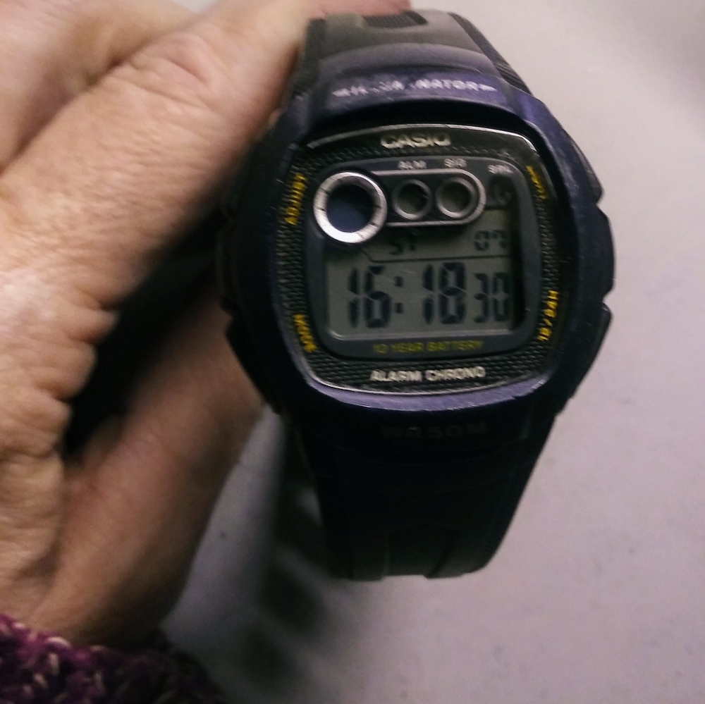 😍 Casio Illuminator Digital Watch Unisex
